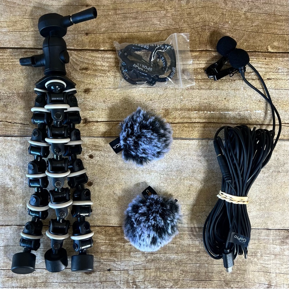Comica‎ Dual Lavalier Mic for GoPro & Flexible Octopus Tripod Vlogging Bundle